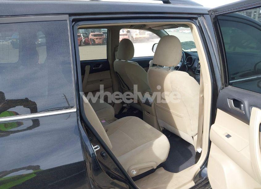 Photo 8 of 2013 Toyota Highlander BASE PLUS V6 (VIN 5TDZK3EH3DS138488)