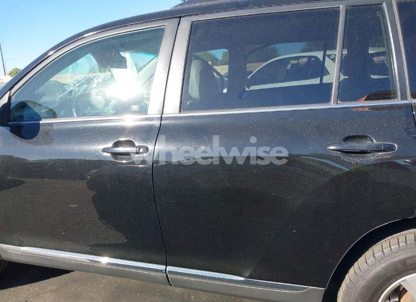 Photo 15 of 2011 Toyota Highlander SE V6 (VIN 5TDZK3EH4BS039353)