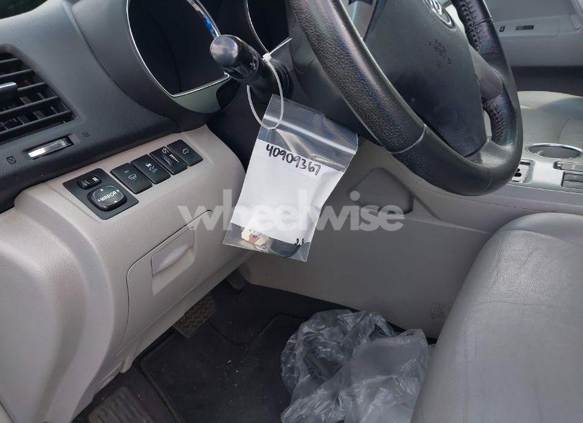 Photo 19 of 2011 Toyota Highlander SE V6 (VIN 5TDZK3EH4BS039353)