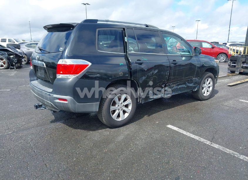 Photo 4 of 2011 Toyota Highlander SE V6 (VIN 5TDZK3EH4BS039353)