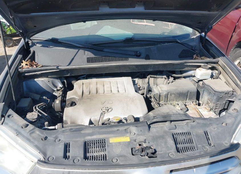 Photo 10 of 2012 Toyota Highlander SE V6 (VIN 5TDZK3EH4CS084567)