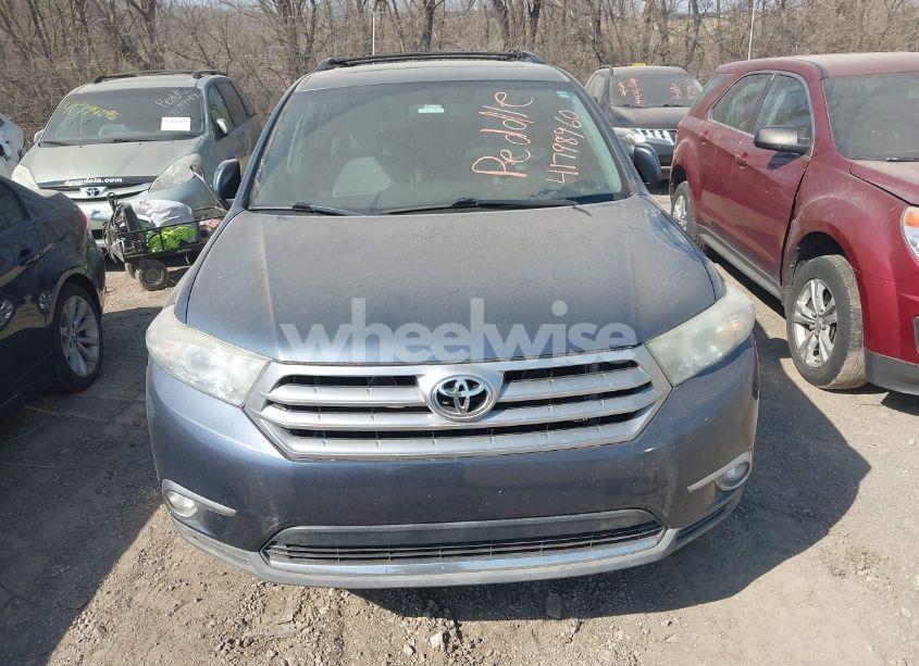 Photo 12 of 2012 Toyota Highlander SE V6 (VIN 5TDZK3EH4CS084567)