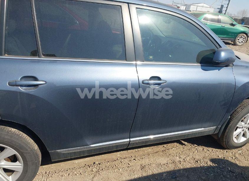 Photo 13 of 2012 Toyota Highlander SE V6 (VIN 5TDZK3EH4CS084567)