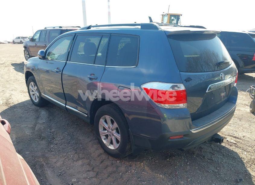 Photo 3 of 2012 Toyota Highlander SE V6 (VIN 5TDZK3EH4CS084567)