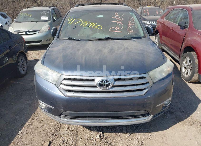 Photo 6 of 2012 Toyota Highlander SE V6 (VIN 5TDZK3EH4CS084567)