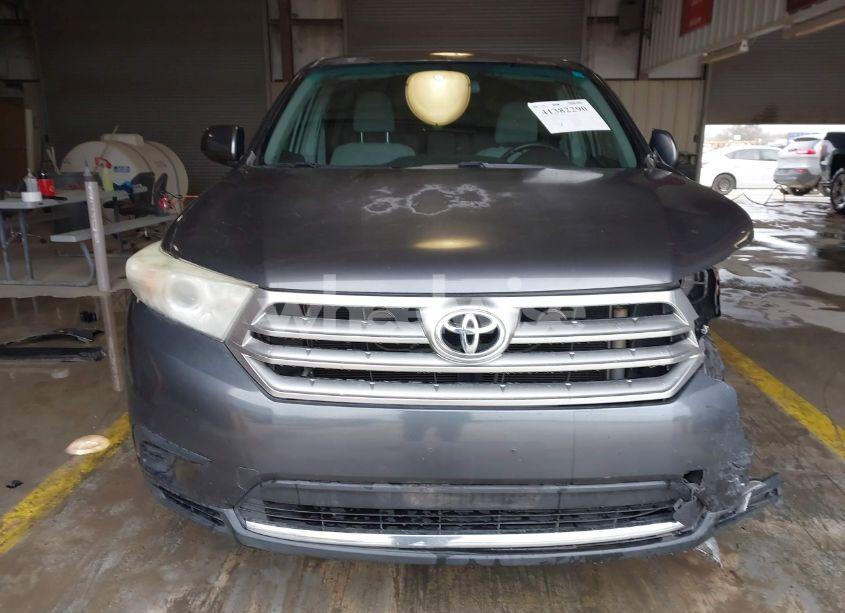 Photo 13 of 2013 Toyota Highlander BASE V6 (VIN 5TDZK3EH4DS120484)