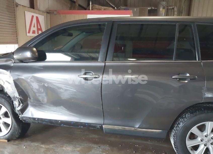 Photo 15 of 2013 Toyota Highlander BASE V6 (VIN 5TDZK3EH4DS120484)