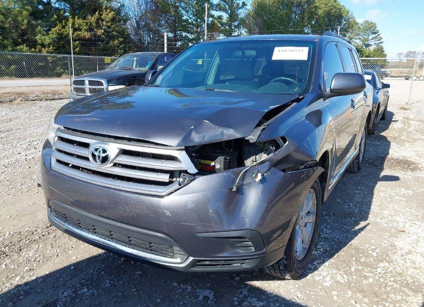 Photo 6 of 2013 Toyota Highlander BASE V6 (VIN 5TDZK3EH4DS133137)