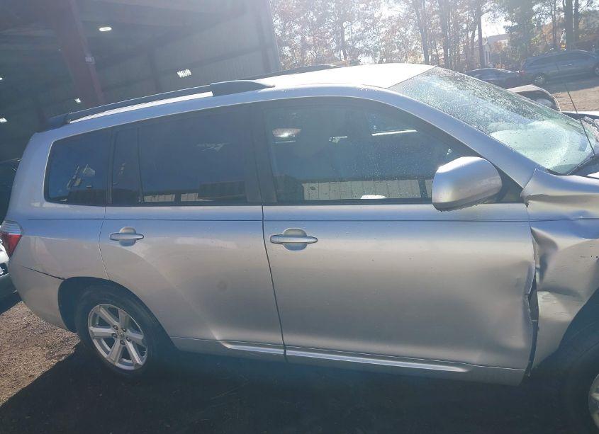 Photo 13 of 2010 Toyota Highlander BASE V6 (VIN 5TDZK3EH5AS005601)