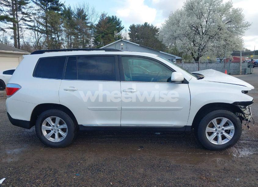 Photo 14 of 2012 Toyota Highlander SE V6 (VIN 5TDZK3EH5CS077742)