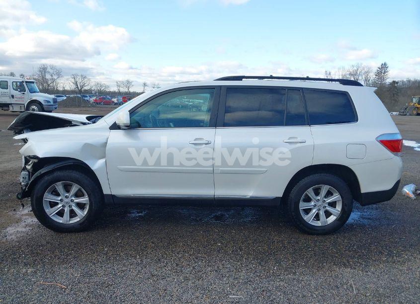 Photo 15 of 2012 Toyota Highlander SE V6 (VIN 5TDZK3EH5CS077742)