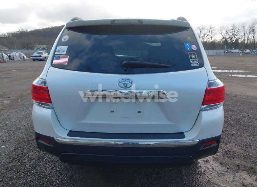 Photo 17 of 2012 Toyota Highlander SE V6 (VIN 5TDZK3EH5CS077742)
