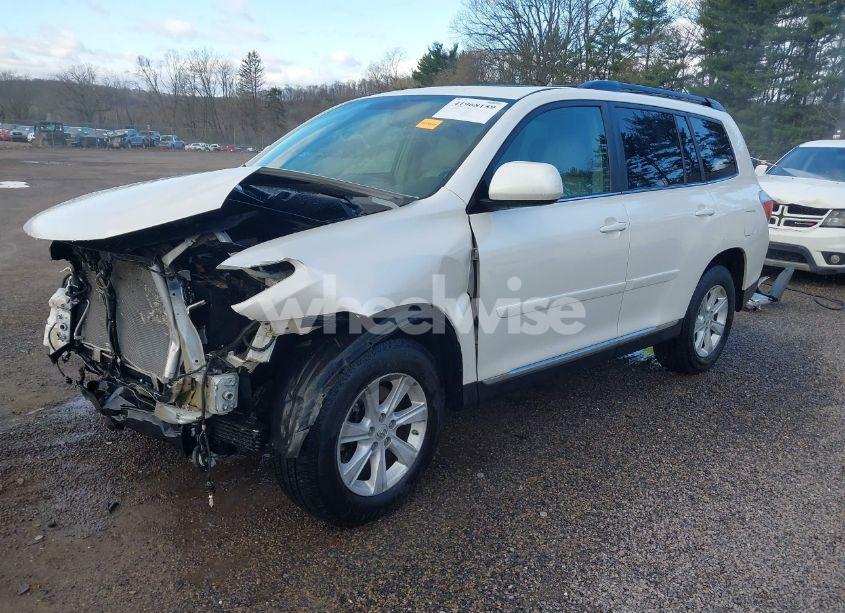 Photo 2 of 2012 Toyota Highlander SE V6 (VIN 5TDZK3EH5CS077742)