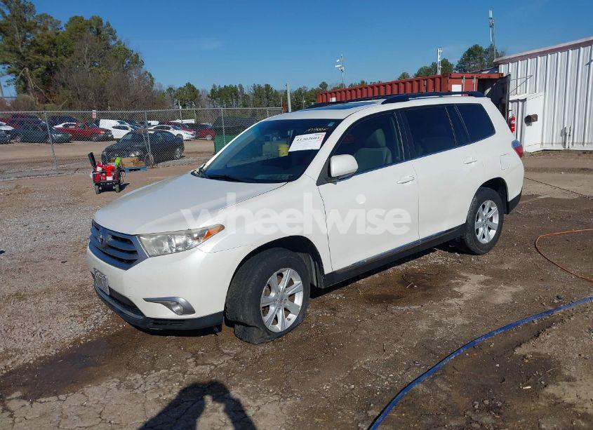 Photo 2 of 2012 Toyota Highlander SE V6 (VIN 5TDZK3EH5CS080883)