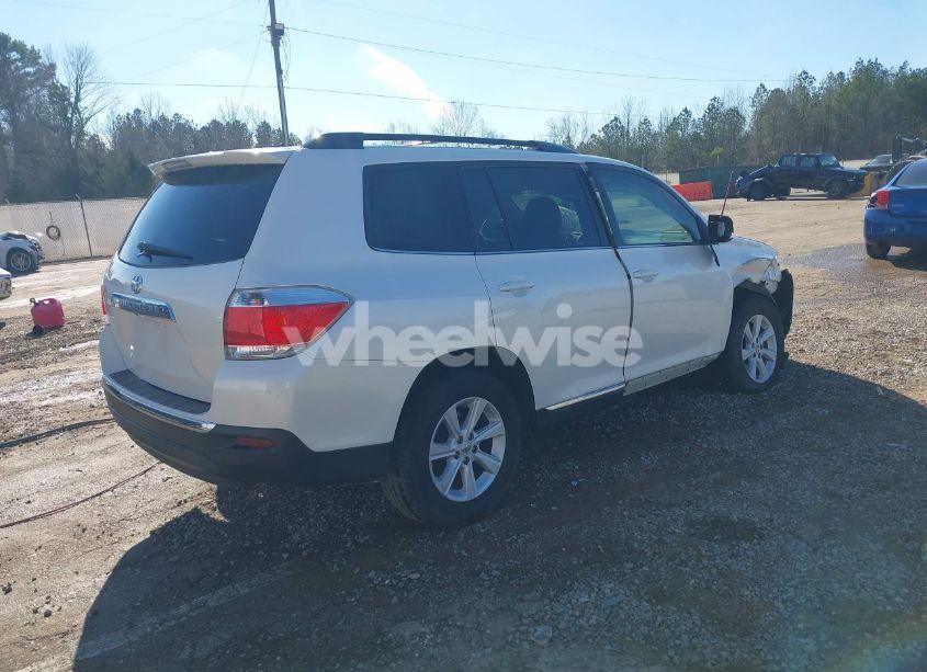 Photo 4 of 2012 Toyota Highlander SE V6 (VIN 5TDZK3EH5CS080883)