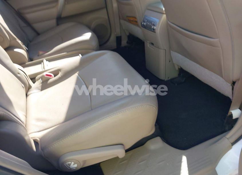 Photo 8 of 2012 Toyota Highlander SE V6 (VIN 5TDZK3EH5CS080883)