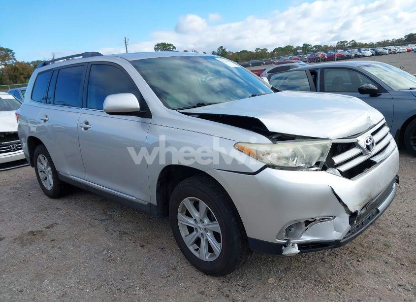 2013 Toyota Highlander SE V6 (VIN 5TDZK3EH5DS101247) main photo