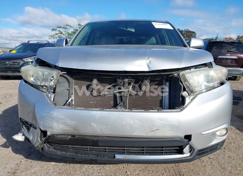 Photo 6 of 2013 Toyota Highlander SE V6 (VIN 5TDZK3EH5DS101247)