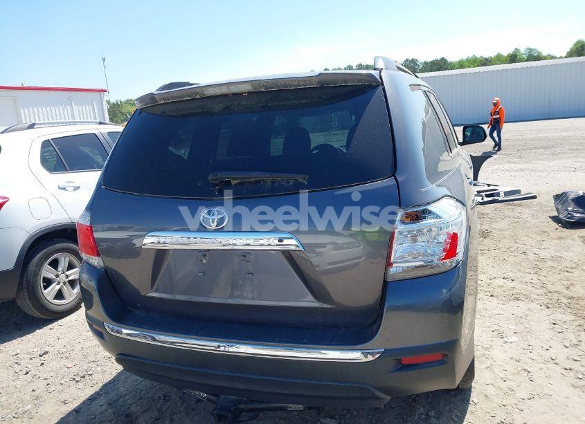 Photo 17 of 2013 Toyota Highlander BASE PLUS V6 (VIN 5TDZK3EH5DS138587)