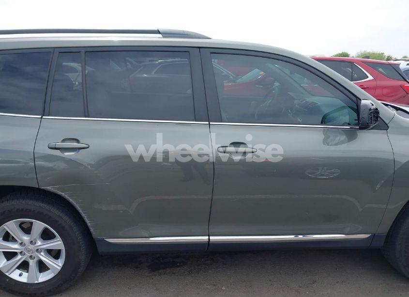 Photo 13 of 2011 Toyota Highlander BASE V6 (VIN 5TDZK3EH6BS026281)