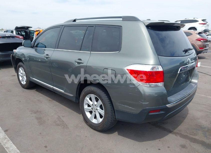 Photo 3 of 2011 Toyota Highlander BASE V6 (VIN 5TDZK3EH6BS026281)