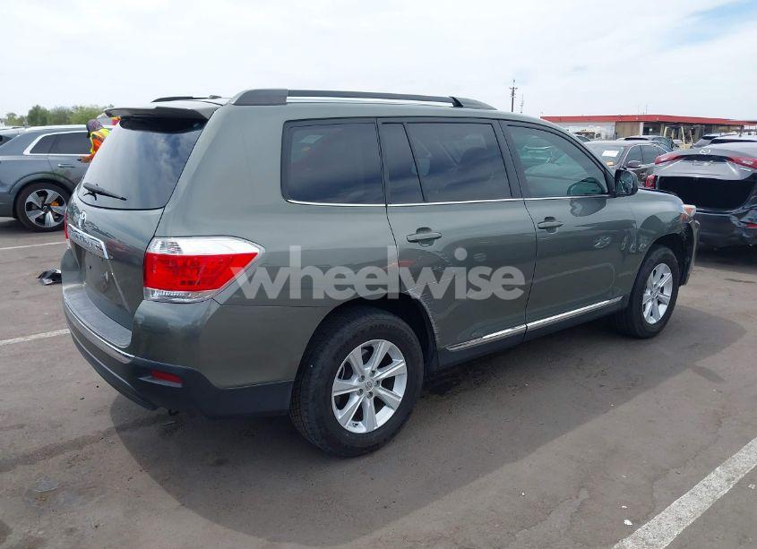 Photo 4 of 2011 Toyota Highlander BASE V6 (VIN 5TDZK3EH6BS026281)