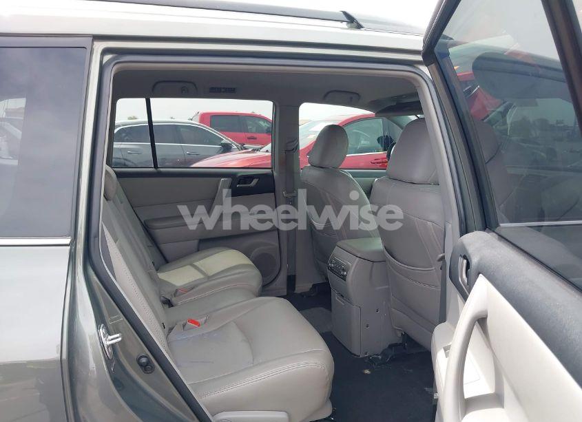 Photo 8 of 2011 Toyota Highlander BASE V6 (VIN 5TDZK3EH6BS026281)