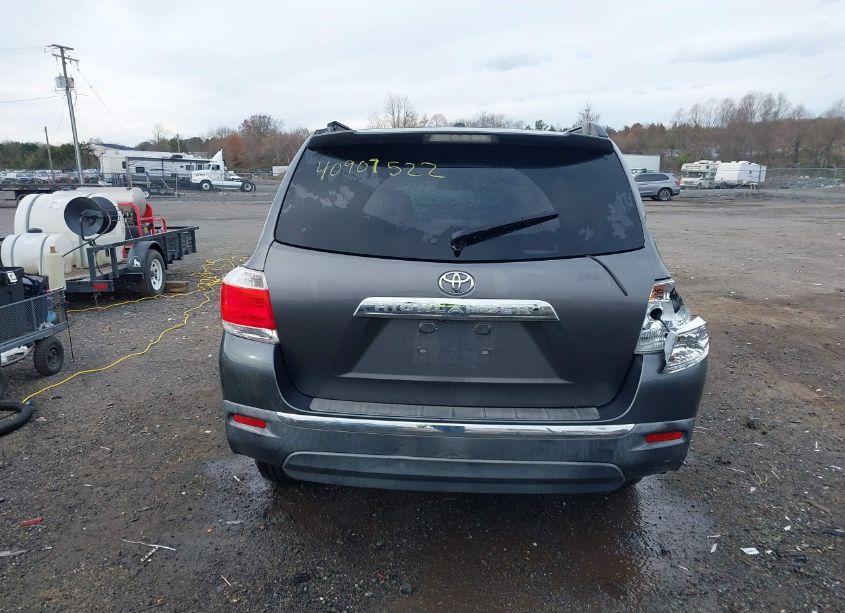 Photo 17 of 2011 Toyota Highlander SE V6 (VIN 5TDZK3EH6BS031755)