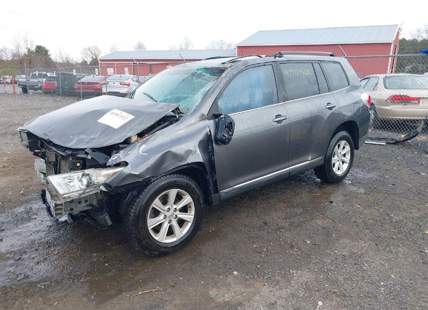 Photo 2 of 2011 Toyota Highlander SE V6 (VIN 5TDZK3EH6BS031755)
