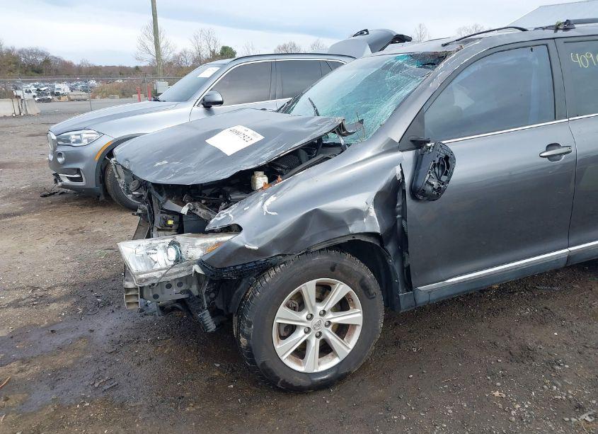 Photo 21 of 2011 Toyota Highlander SE V6 (VIN 5TDZK3EH6BS031755)