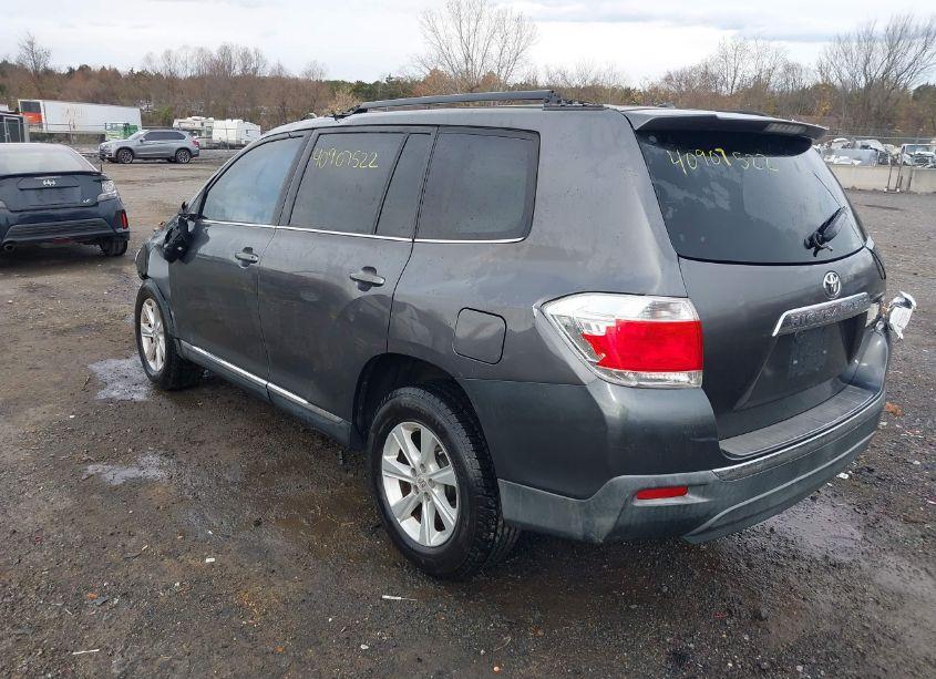 Photo 3 of 2011 Toyota Highlander SE V6 (VIN 5TDZK3EH6BS031755)
