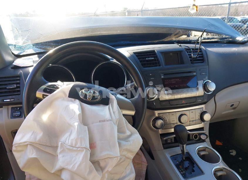 Photo 19 of 2012 Toyota Highlander SE (VIN 5TDZK3EH6CS072100)