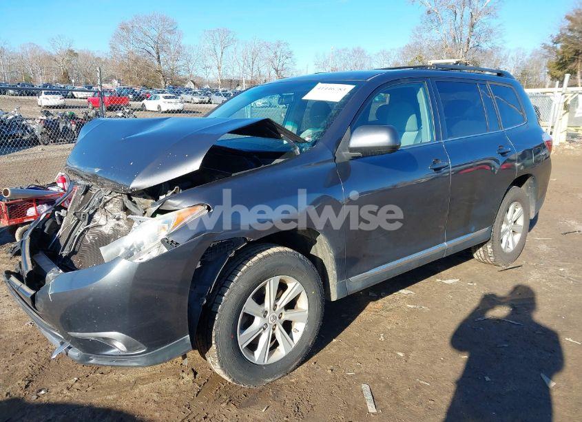 Photo 2 of 2012 Toyota Highlander SE (VIN 5TDZK3EH6CS072100)