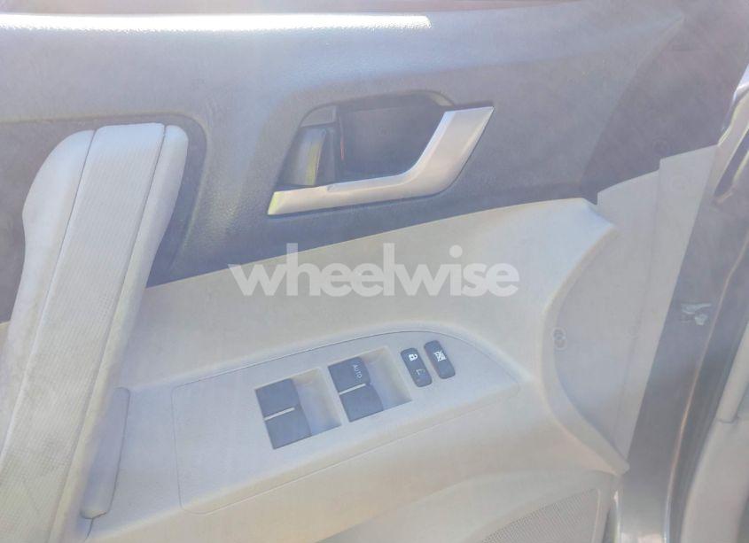 Photo 22 of 2012 Toyota Highlander SE (VIN 5TDZK3EH6CS072100)