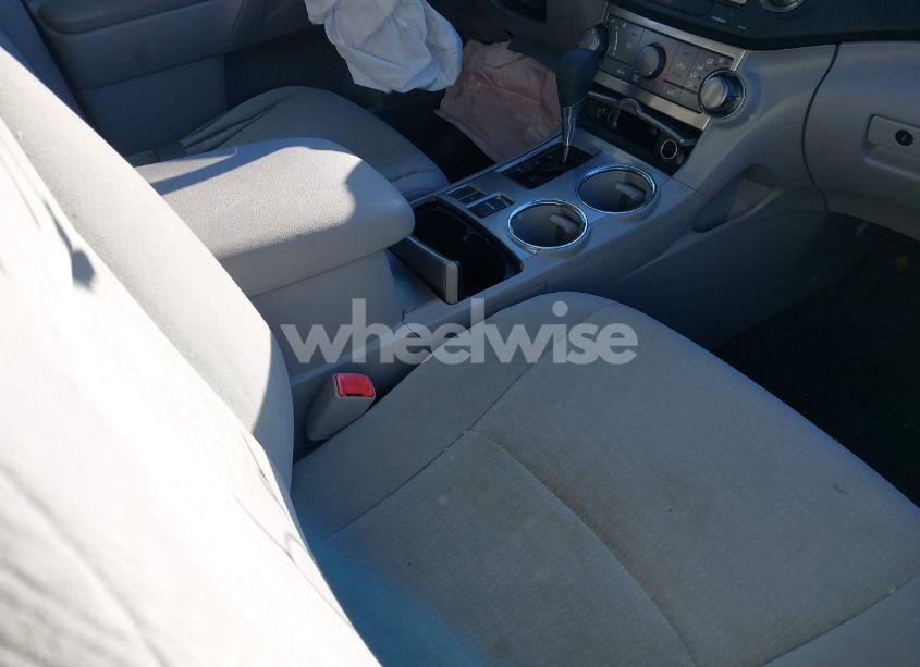 Photo 5 of 2012 Toyota Highlander SE (VIN 5TDZK3EH6CS072100)