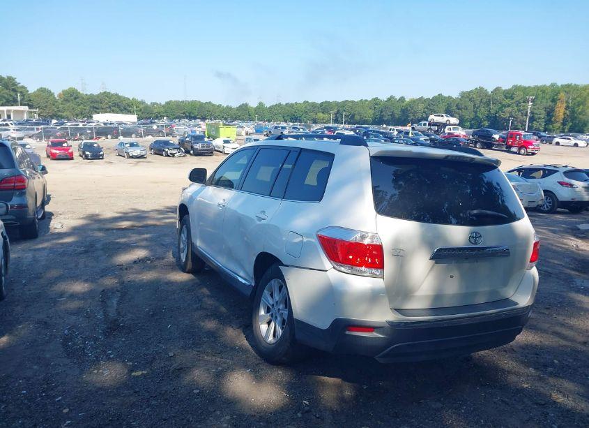 Photo 3 of 2012 Toyota Highlander SE V6 (VIN 5TDZK3EH6CS080004)