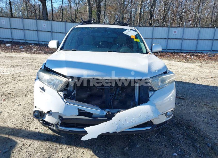 Photo 12 of 2013 Toyota Highlander BASE PLUS V6 (VIN 5TDZK3EH6DS101676)