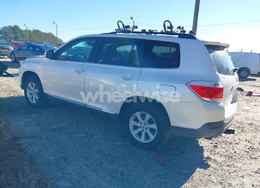 Photo 3 of 2013 Toyota Highlander BASE PLUS V6 (VIN 5TDZK3EH6DS101676)