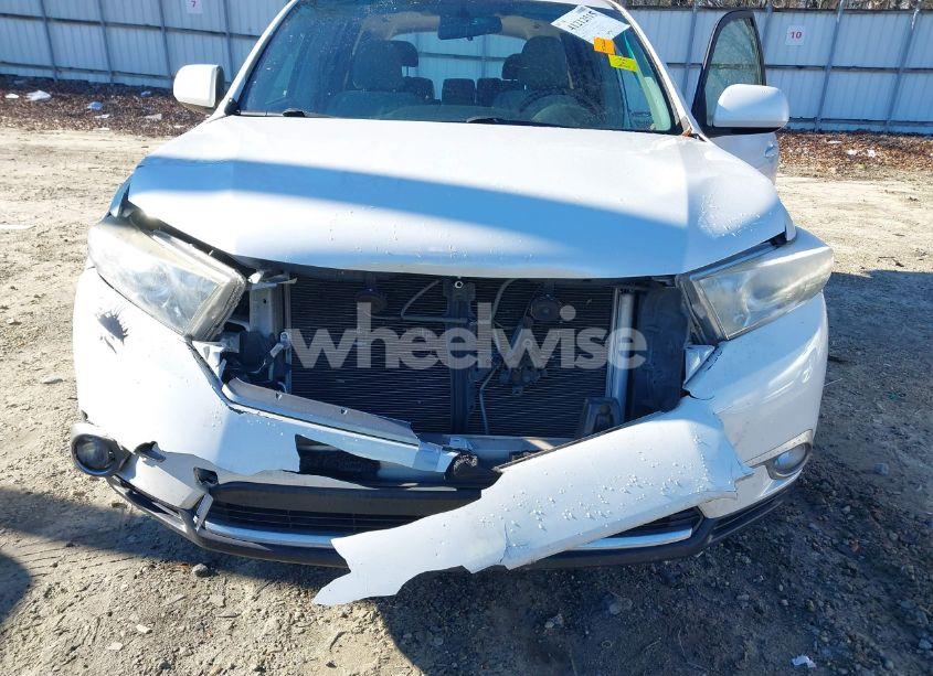 Photo 6 of 2013 Toyota Highlander BASE PLUS V6 (VIN 5TDZK3EH6DS101676)