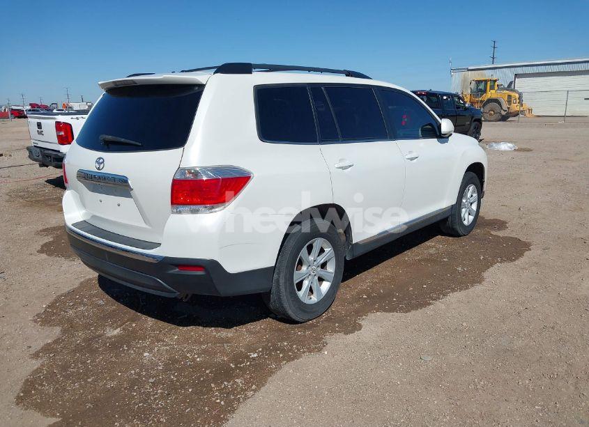 Photo 4 of 2013 Toyota Highlander PLUS/SE (VIN 5TDZK3EH6DS106053)