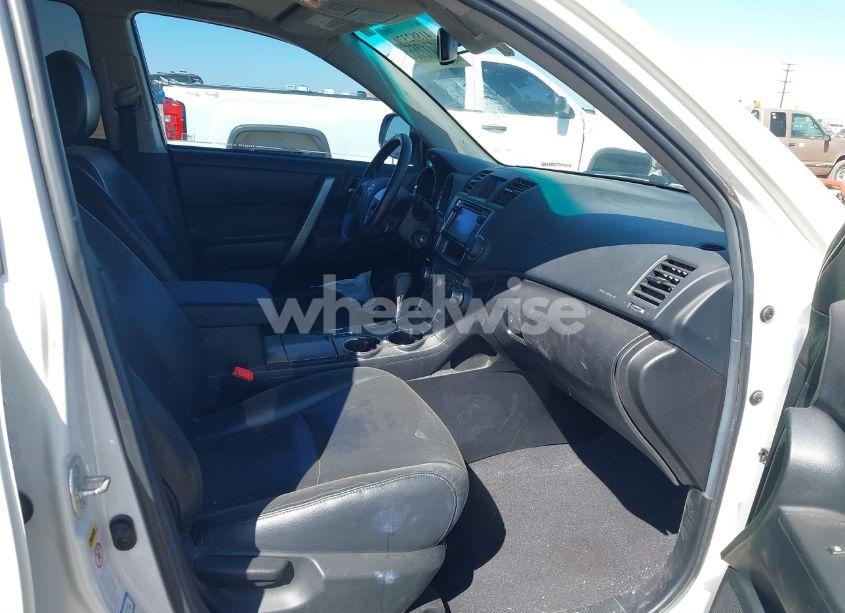 Photo 5 of 2013 Toyota Highlander PLUS/SE (VIN 5TDZK3EH6DS106053)