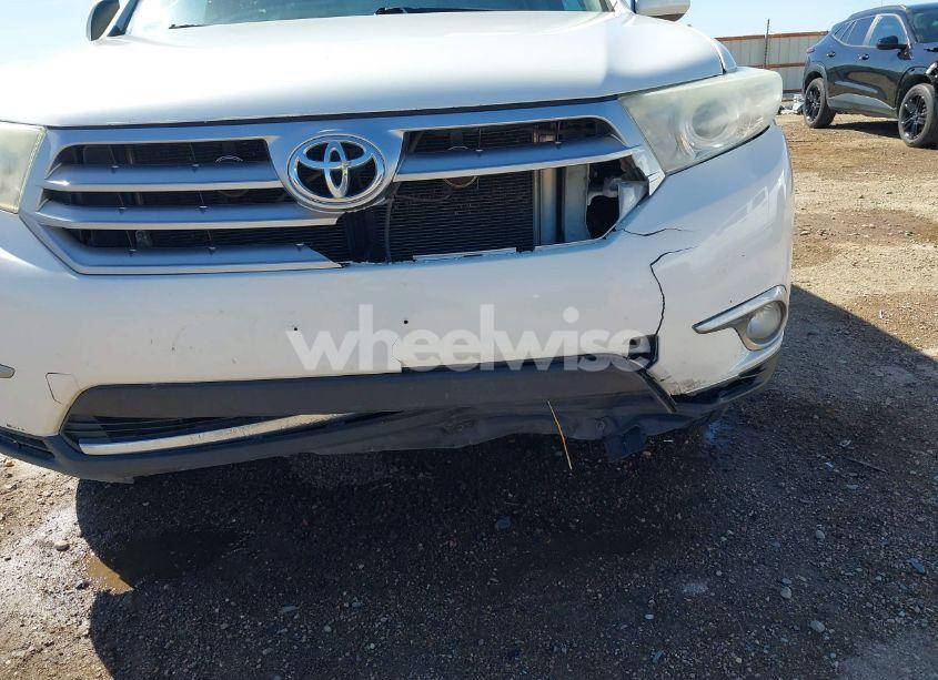 Photo 6 of 2013 Toyota Highlander PLUS/SE (VIN 5TDZK3EH6DS106053)