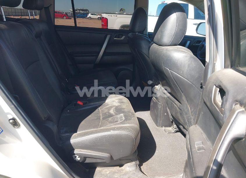 Photo 8 of 2013 Toyota Highlander PLUS/SE (VIN 5TDZK3EH6DS106053)