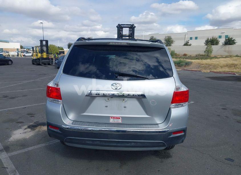 Photo 17 of 2011 Toyota Highlander SE V6 (VIN 5TDZK3EH7BS033529)
