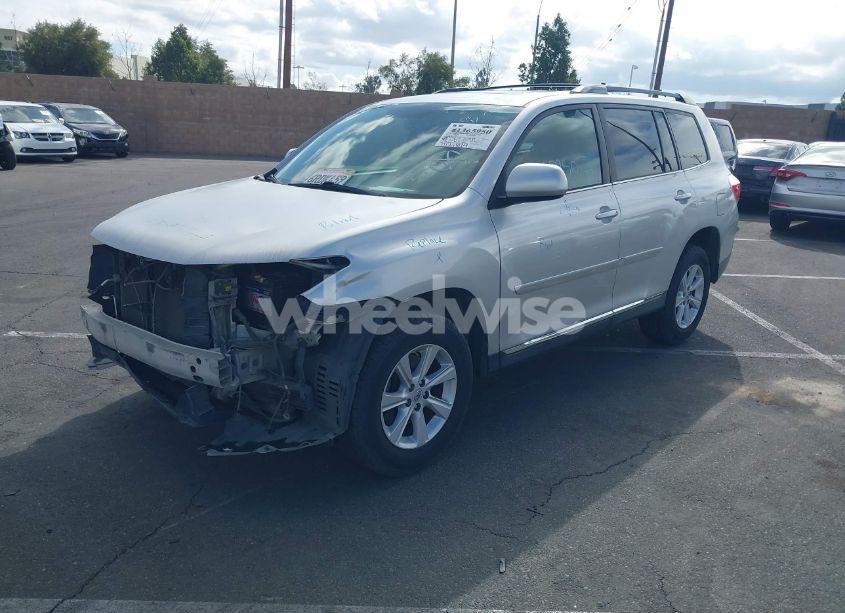 Photo 2 of 2011 Toyota Highlander SE V6 (VIN 5TDZK3EH7BS033529)