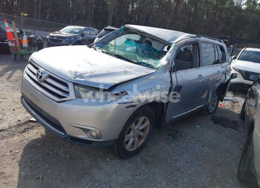 Photo 2 of 2012 Toyota Highlander SE (VIN 5TDZK3EH7CS086975)