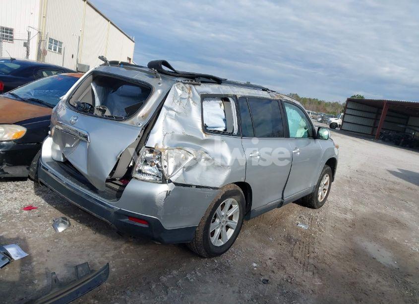 Photo 4 of 2012 Toyota Highlander SE (VIN 5TDZK3EH7CS086975)