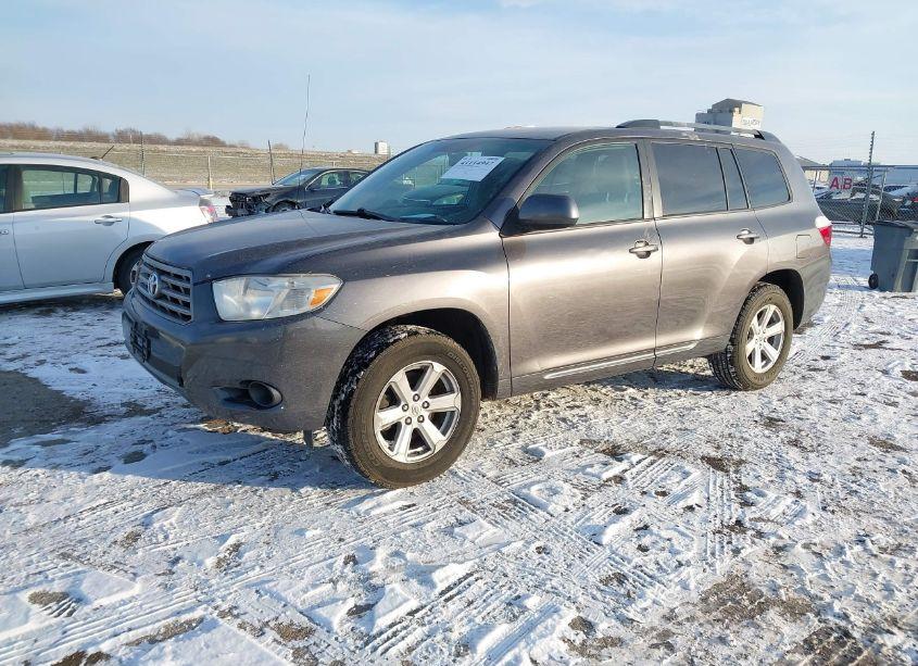 Photo 2 of 2010 Toyota Highlander BASE V6 (VIN 5TDZK3EH8AS006600)