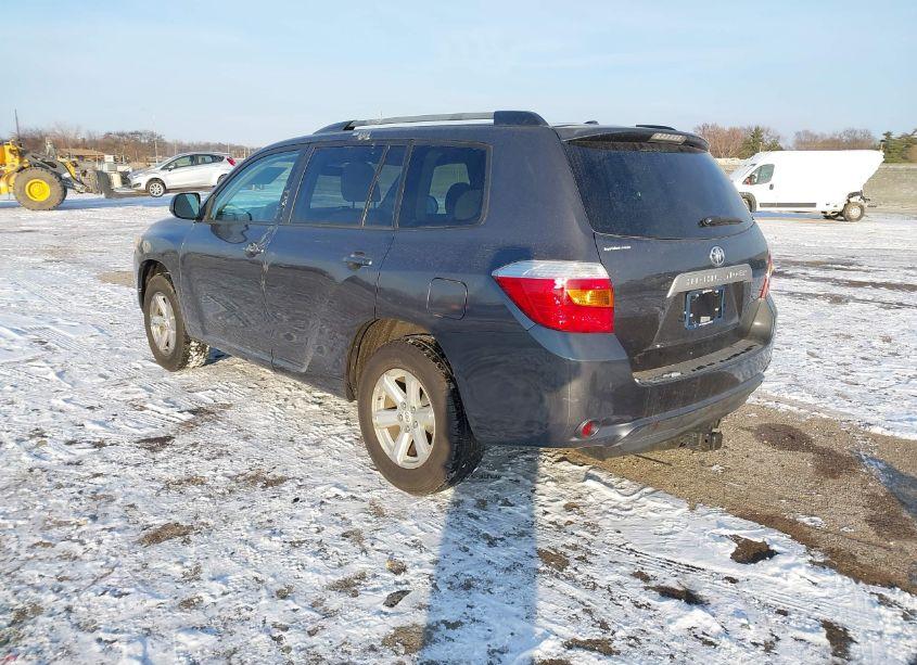Photo 3 of 2010 Toyota Highlander BASE V6 (VIN 5TDZK3EH8AS006600)