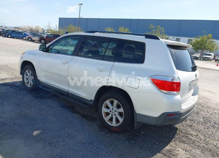 Photo 3 of 2012 Toyota Highlander BASE V6 (VIN 5TDZK3EH8CS072065)